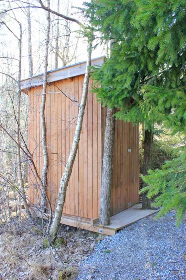 Tretopphytter Pa Grensen - Beverhytta Med Robat Og Gjeddefiske Halden Exterior foto
